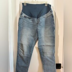 Maternity Levi jeans